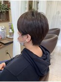 《見附　今町》アッシュカラー　耳かけショート