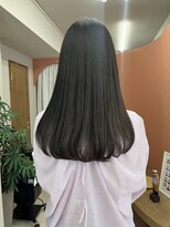 ウェルク(welc)&nbsp;ミディアムヘア斜めバンググレージュカラーデザインカラー