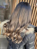ブリッツバイレボ 船橋(BLITZ by REVO)&nbsp;ナチュラルレイヤー/エアリーロング/美髪/グレージュカラー/船橋