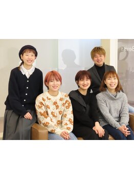 口コミで高い支持◎女性スタイリストによる髪質改善ケア&スタイルが高評価！寛げるサロンタイムをご提供！