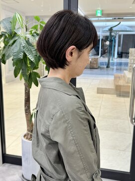 エブリ(evri) 頭の形が綺麗にみえるショートボブスタイル