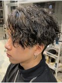 波巻きスパイラルツイストスパイラルパーマ無造作メンズマッシュ