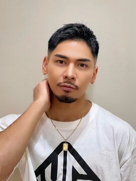 アルマ(ALMA) フェードカットビジネスバーバースタイル黒髪短髪ソフトモヒカン