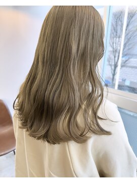 シェノン(Chainon.) ハイトーン オリーブベージュ　ブリーチ　【博多】