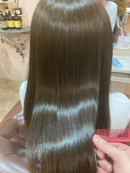 ヘアデザイン リライ(HAIR DESIGN Rely)の写真/≪褒められる美髪へ≫1人ひとりの髪質に合わせた薬剤を選定し、丁寧な施術で美しい髪へと導きます♪