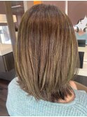 白髪ぼかしハイライトナチュラルくびれヘアミディ30代40代50代