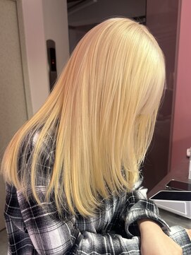 ダズリングディア(Dazzling Deer) ブロンド/抜きっぱなしブロンド/似合わせカット/レイヤーカット