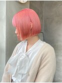 ピンクボブ　コーラルピンク　前下がりボブ　ぱっつん