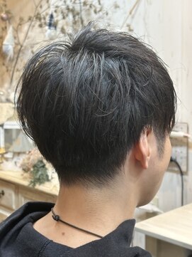 ナチュラルに締まるメンズショート