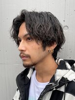 バイフィフス 原宿/表参道(by fifth)&nbsp;原宿縦落ちツイストスパイラルパーマセンターパート刈り上げ黒髪
