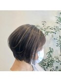 小顔ショート×ハイライトカラー