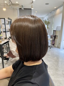 エル ブランシェ(Ailes Branches) アッシュベージュボブ