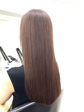 イレス 札幌駅前(IRESU) ミディアムヘア斜めバンググレージュカラーシルキーベージュ