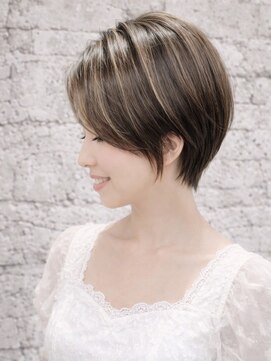 フラッグ バイ ヘッドライト 名古屋金山店(FLAG by HEADLIGHT) 韓国風レイヤー/外ハネくびれ/ミディアムレイヤー/ぱっつん前髪