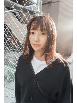 シカ(sica) イルミナカラーで艶感ベージュカラー