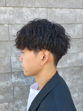 ニアウ 伊勢崎連取店(Niau) 刈り上げマッシュウルフメンズ波巻きツイストスパイラルパーマ