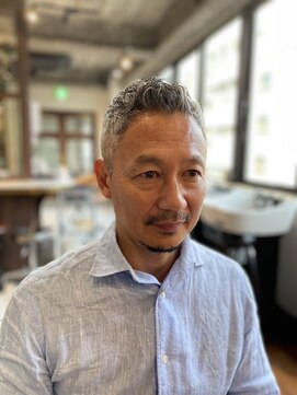 リバレッジ 広尾(Leverage) 大人海外メンズヘアミリタリーアーミーフェードカット