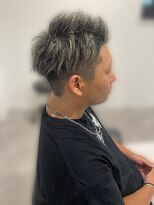 ヴァンクラウド 奈良店(VENT-CLOUD)&nbsp;ツーブロック刈り上げスキンフェードカットアッシュブラック