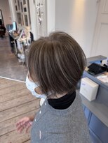 ヴィコロ(vicolo) 白髪ぼかし/ハイライト/グレージュ/ショートボブ/60代