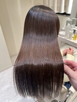 エレノア 四条烏丸店(Eleanor)&nbsp;【大槻】雨の日も広がらない美髪矯正