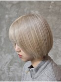 ホワイトブロンド×ナチュラルボブ×トステア 20代30代