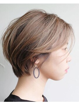 ルプラ ガーデン(le-pla garden) ベージュカラー#ダブルカラー＃前下がりショート＃ケアブリーチ