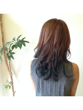 スリー(THREE) グラデーションカラー