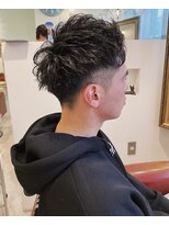 リタ(Lita)&nbsp;刈り上げ　アップバング　パーマ