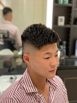 グリーディーフォックス 代々木(Greedy FOX) かき上げヘア/サイドパート/韓国マッシュ/フェードカット/代々木