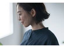 白髪＝隠すものから『活かしてデザイン』をご提案