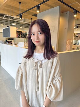 ライリー(riley) ピンクレッド×外ハネ【透明感カラー/岡崎】