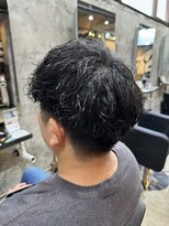 カーニー 上野(kearny)&nbsp;ツイストスパイラルパーマ縦落ちパーマメンズ波巻きパーマ