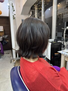 ヘアサロン プラス アーティスタ(hair salon + artista) 外ハネ＋レイヤー