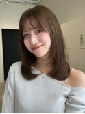 顔周りレイヤーカットくびれヘアミルクティーベージュカラー