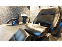 リゾートスパのような雰囲気のシャンプーブース