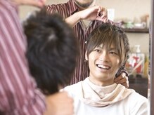 フィットヘアー(FIT HAIR)の雰囲気（お客様に安心、安全、感動(トキメキ)を！笑顔あふれる店内です。）