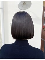 カミビト マヴィー(kamibito mavie)&nbsp;ぱつっとボブ/外ハネ/グレージュ/フォギーベージュ/大人気/艶髪