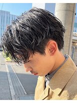 ブライト(BRIGHT)&nbsp;センターパート　ツイストスパイラルパーマ