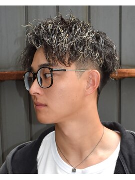 フリーク バーバーショップ 都島店(FREAK BARBER SHOP) 無造作縦落ちツイストスパイラルパーマメッシュアップバング