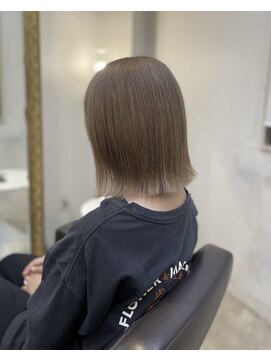 ヘアサロン リボーン(Hair salon Reborn) 切りっぱなし×ハイトーンベージュ