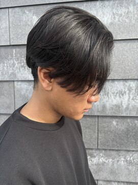 ヒュイル バイ ニアウ(Hwyl by Niau) メンズマッシュセンターパートスパイラルパーマニュアンスパーマ