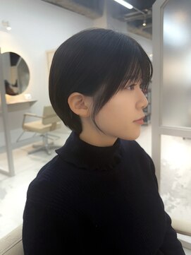 黒髪/耳掛け丸みショート！
