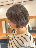 オリーブグレージュ/丸みショートボブ/30代ショートヘア