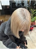 福井ハイトーン艶髪ブリーチブロンドミルクティーベージュボブ
