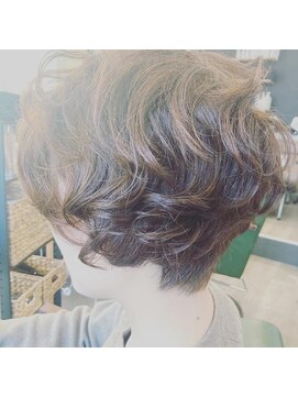 アンバー(amber) ショートパーマ