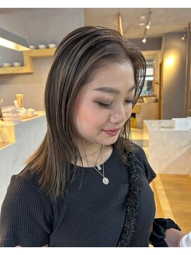 ミー(mii) 【mii】アッシュベージュ/外ハネボブ/ルーツカラー