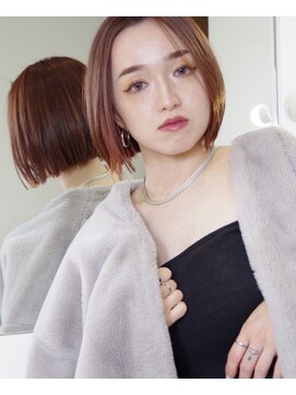 リフ(LIF by MIRROR TALK) 切りっぱなしショートあごラインボブ