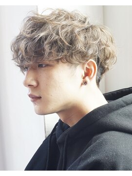 オーシャン トーキョー サニー(OCEAN TOKYO Sunny) 波巻きパーマツイストスパイラルパーマツーブロックメンズ