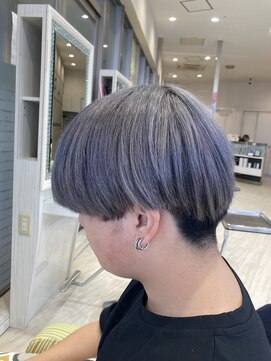 ビス ヘア アンド ビューティー 西新井店(Vis Hair&Beauty) 10代20代メンズ人気シルバーカラー