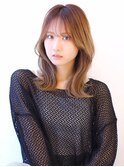 顔周りレイヤー大人くびれミディアム
